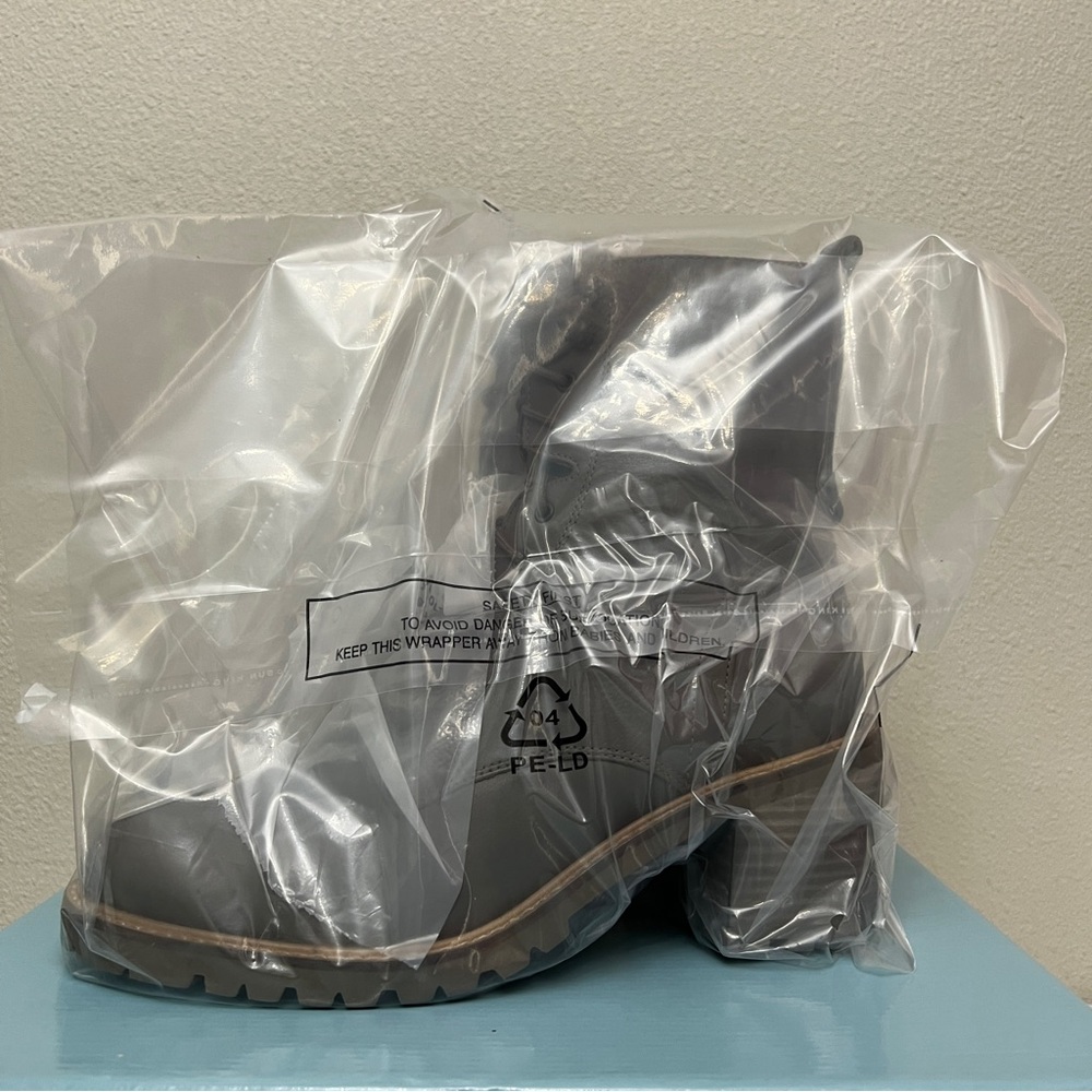Seychelles Irresistible Combat Boots Gray Size 9M Chunky Heel New With Box - Picture 2 of 13